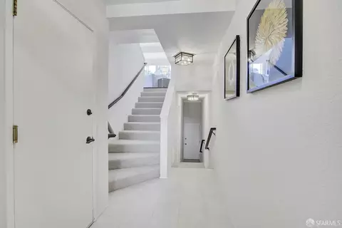 Entry Way - 6 Hillview Ct, San Francisco, CA 94124 photo 1 of 4