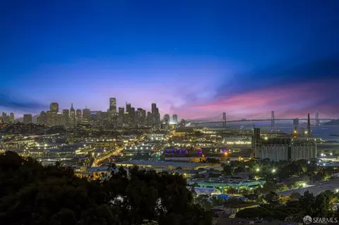 6 Hillview Ct, San Francisco, CA 94124