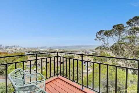 View/Area - 6 Hillview Ct, San Francisco, CA 94124 photo 2 of 12