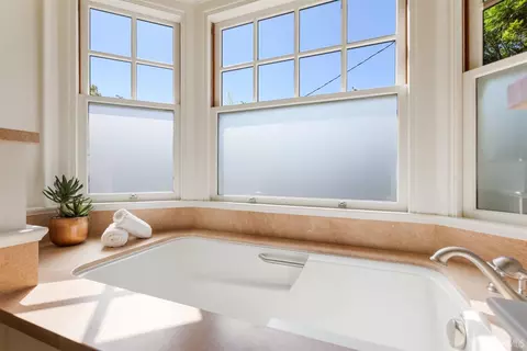 Bath - 2728 Claremont Blvd, Berkeley, CA 94705 photo 4 of 5