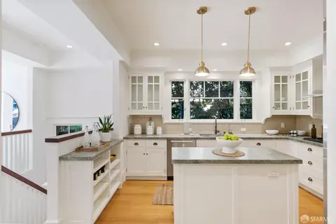 Kitchen - 2728 Claremont Blvd, Berkeley, CA 94705 photo 3 of 4