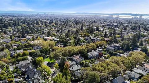 View/Area - 2728 Claremont Blvd, Berkeley, CA 94705 photo 1 of 1