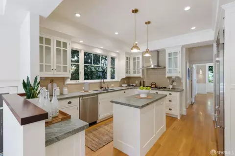 Kitchen - 2728 Claremont Blvd, Berkeley, CA 94705 photo 1 of 4
