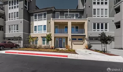 8 Island View Dr, Richmond, CA 94801