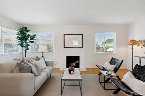 1059 Fiesta Dr, San Mateo, CA 94403