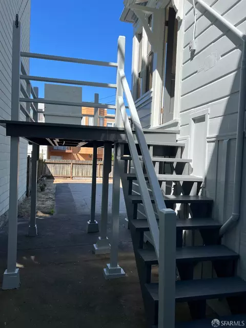 Exterior - 355 11th Ave, San Francisco, CA 94118 photo 4 of 6