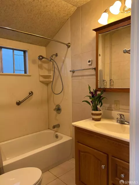 Bath - 355 11th Ave, San Francisco, CA 94118 photo 3 of 4