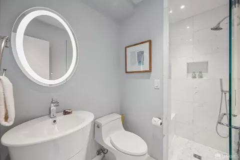 Bath - 245 Chestnut St, San Francisco, CA 94133 photo 3 of 4