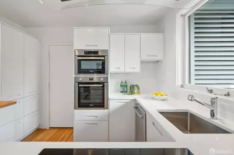 Kitchen - 245 Chestnut St, San Francisco, CA 94133 photo 2 of 5