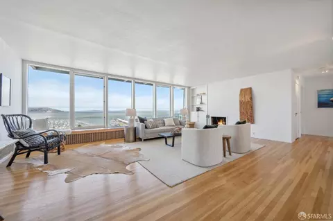 Living - 245 Chestnut St, San Francisco, CA 94133 photo 3 of 5