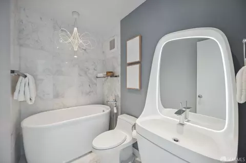 Bath - 245 Chestnut St, San Francisco, CA 94133 photo 1 of 4