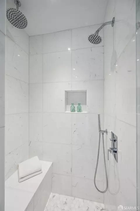 Bath - 245 Chestnut St, San Francisco, CA 94133 photo 4 of 4