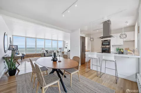 Dining - 245 Chestnut St, San Francisco, CA 94133 photo 2 of 3