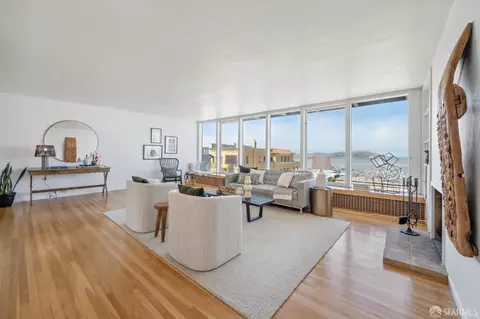 Living - 245 Chestnut St, San Francisco, CA 94133 photo 2 of 5