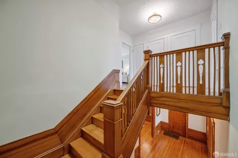 Entry Way - 842 35th Ave, San Francisco, CA 94121 photo 6 of 10