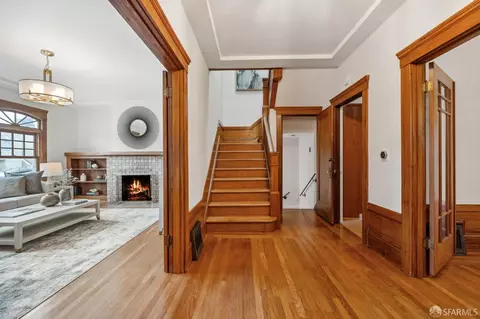 Entry Way - 842 35th Ave, San Francisco, CA 94121 photo 3 of 10