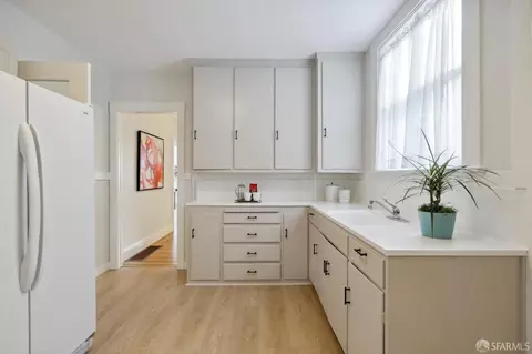 Kitchen - 1427 39th Ave, San Francisco, CA 94122 photo 2 of 5