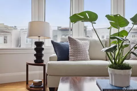 Living - 1427 39th Ave, San Francisco, CA 94122 photo 4 of 7