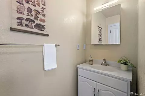 Bath - 320 Peralta St, Oakland, CA 94607 photo 2 of 4