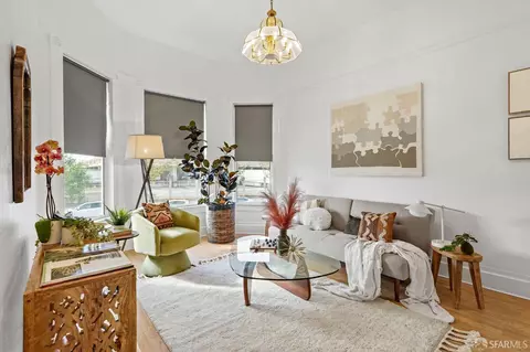 Living - 320 Peralta St, Oakland, CA 94607 photo 2 of 4
