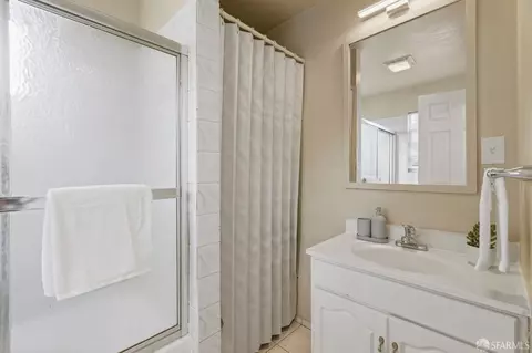 Bath - 320 Peralta St, Oakland, CA 94607 photo 3 of 4