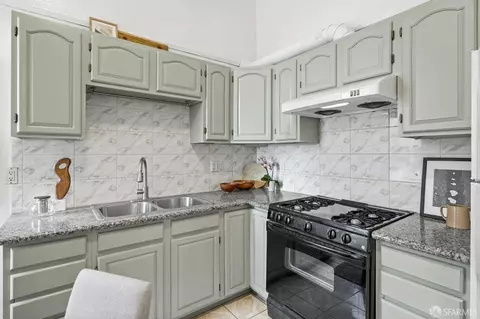 Kitchen - 320 Peralta St, Oakland, CA 94607 photo 3 of 5