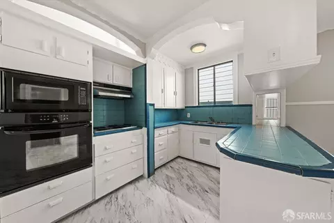 Kitchen - 1365 Shafter Ave, San Francisco, CA 94124 photo 4 of 5