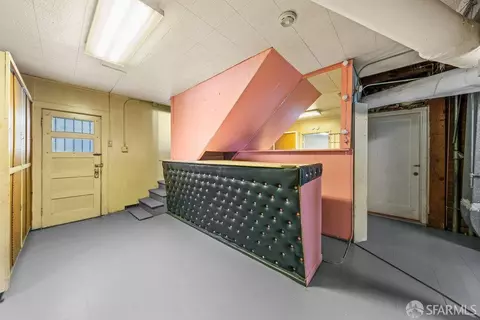 Entry Way - 1365 Shafter Ave, San Francisco, CA 94124 photo 4 of 6