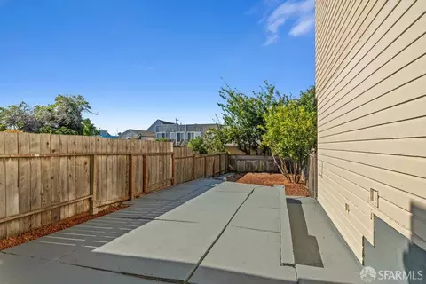 Exterior - 1365 Shafter Ave, San Francisco, CA 94124 photo 9 of 13