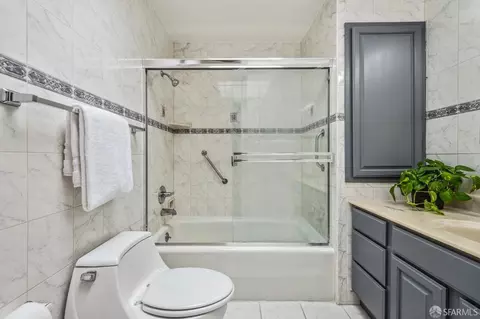 Bath - 2178 14th Ave, San Francisco, CA 94116 photo 3 of 6