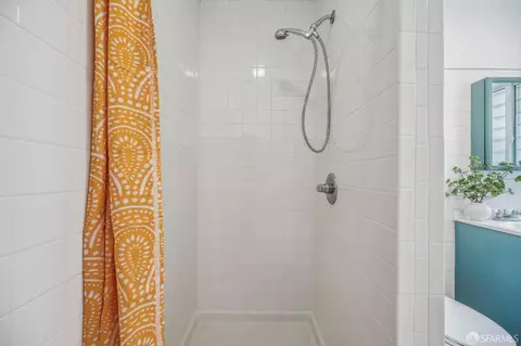 Bath - 2178 14th Ave, San Francisco, CA 94116 photo 6 of 6