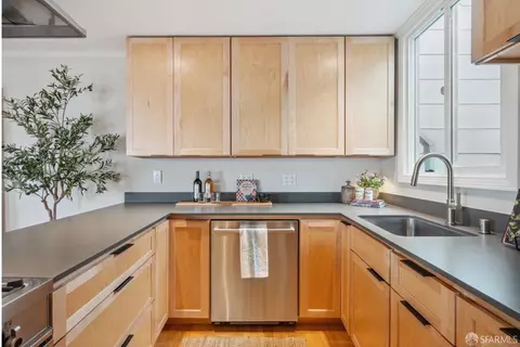 Kitchen - 633 Shields St, San Francisco, CA 94132 photo 2 of 5