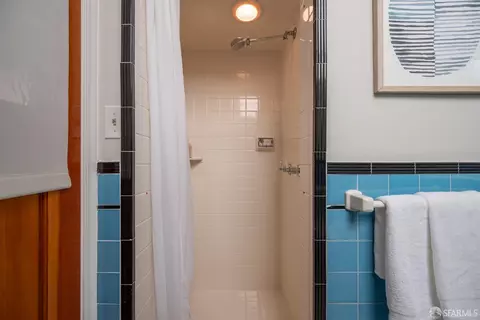 Bath - 633 Shields St, San Francisco, CA 94132 photo 3 of 5