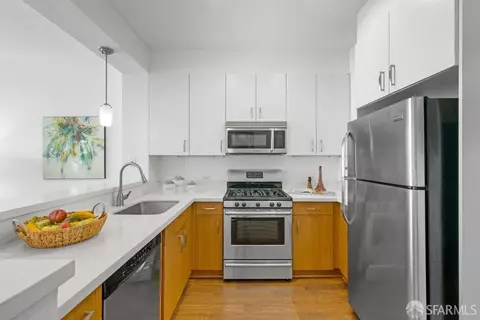 Kitchen - 555 Bartlett St #222, San Francisco, CA 94110 photo 3 of 5