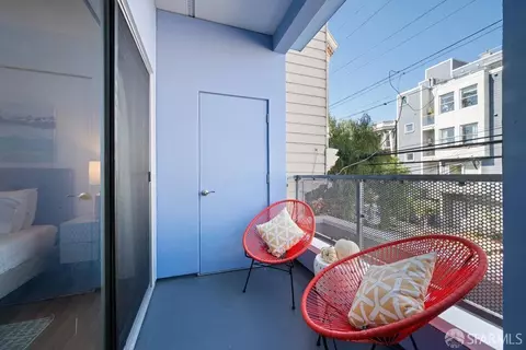 Exterior - 555 Bartlett St #222, San Francisco, CA 94110 photo 1 of 8