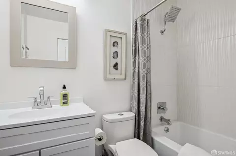Bath - 66 Curtis St, San Francisco, CA 94112 photo 3 of 5