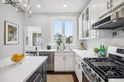 Kitchen - 66 Curtis St, San Francisco, CA 94112 photo 2 of 5