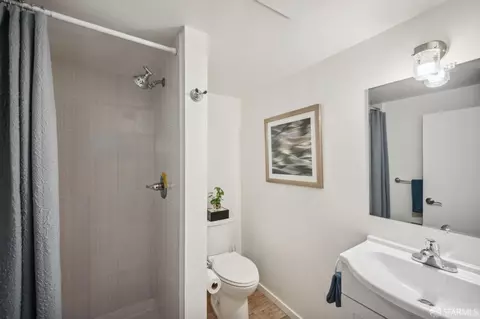 Bath - 66 Curtis St, San Francisco, CA 94112 photo 5 of 5