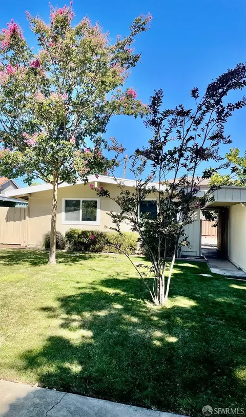 18621 Medicus Ct, Cupertino, CA 95014
