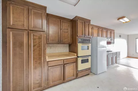 Kitchen - 1615 15th Ave, San Francisco, CA 94122 photo 2 of 4