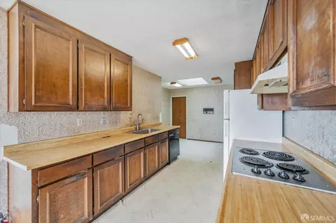 Kitchen - 1615 15th Ave, San Francisco, CA 94122 photo 3 of 4
