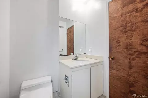 Bath - 1615 15th Ave, San Francisco, CA 94122 photo 2 of 4
