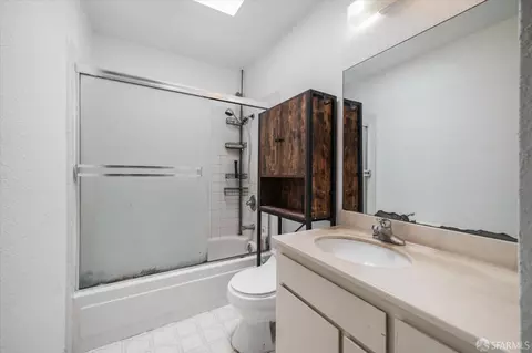 Bath - 1615 15th Ave, San Francisco, CA 94122 photo 1 of 4
