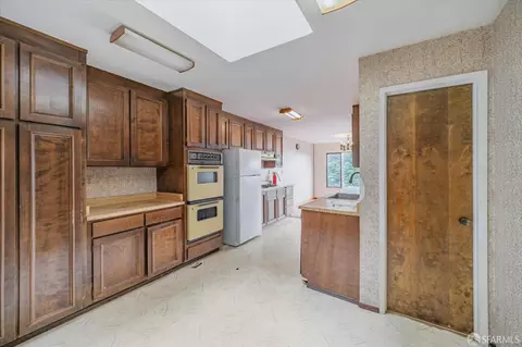 Kitchen - 1615 15th Ave, San Francisco, CA 94122 photo 1 of 4