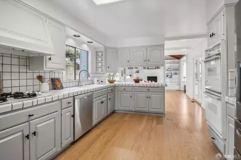 Kitchen - 538 Lomita Ave, Millbrae, CA 94030 photo 3 of 6