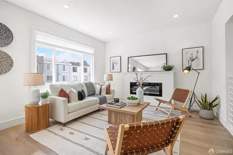 Living - 1486 20th Ave, San Francisco, CA 94122 photo 1 of 3