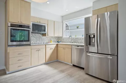 Kitchen - 277 Dellbrook Ave, San Francisco, CA 94131 photo 2 of 4