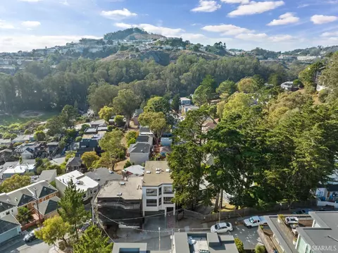 View/Area - 60 Hiliritas Ave, San Francisco, CA 94131 photo 4 of 6