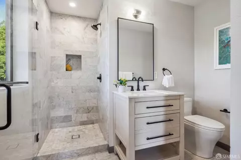 Bath - 60 Hiliritas Ave, San Francisco, CA 94131 photo 4 of 12