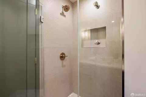Bath - 60 Hiliritas Ave, San Francisco, CA 94131 photo 2 of 12